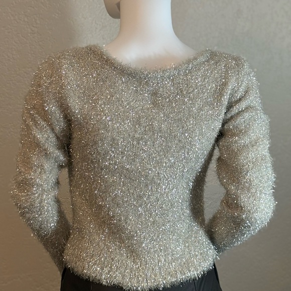 C&V Chelsea & Violet Silver Long Sleeve Metallic Eyelash Sweater - Picture 7 of 10
